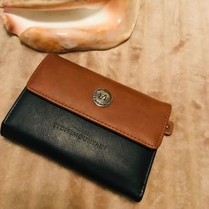 STONE MOUNTAIN Leather Wallet - Tri-Fold